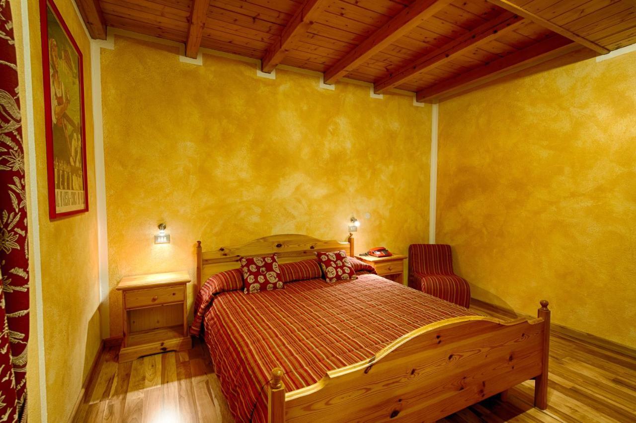 Hotel Rendez-Vous - Aymavilles Oda fotoğraf